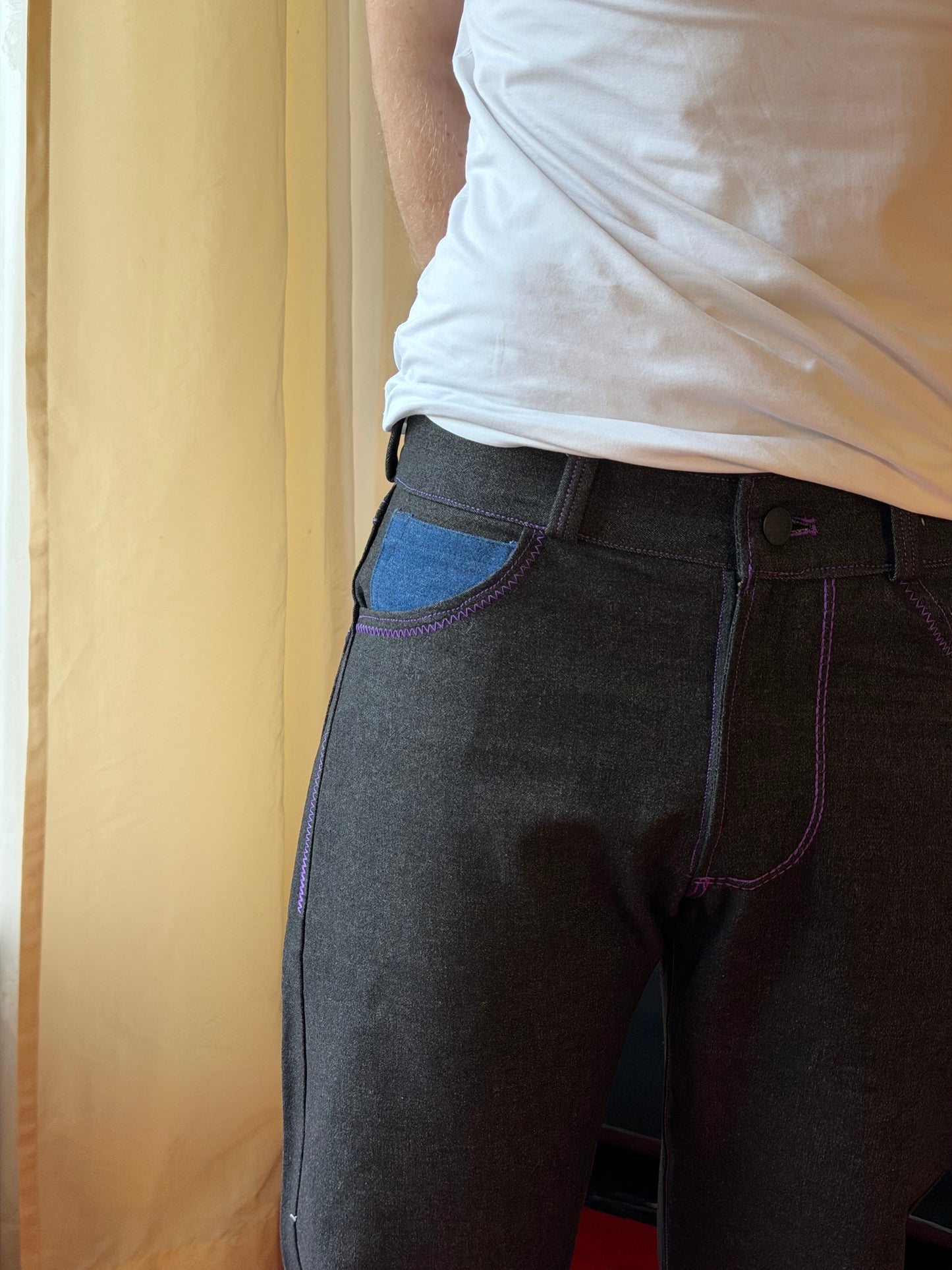 JEANS BLACK - LILA DOUBLE STITCHED / BLUE COIN POCKET