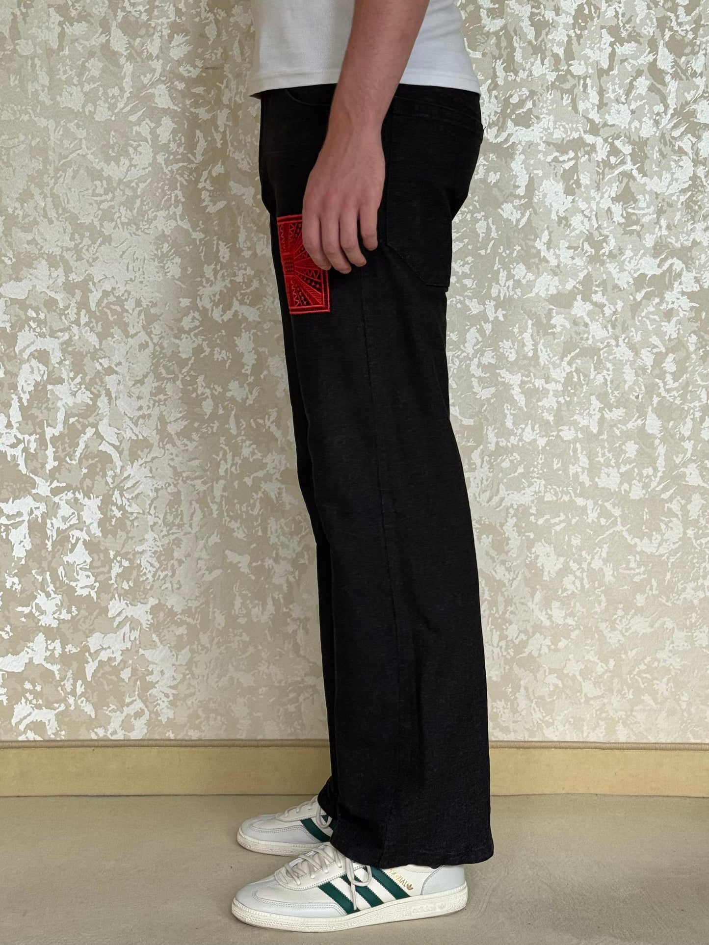 RED EMBROIDERED CUBE Jeans