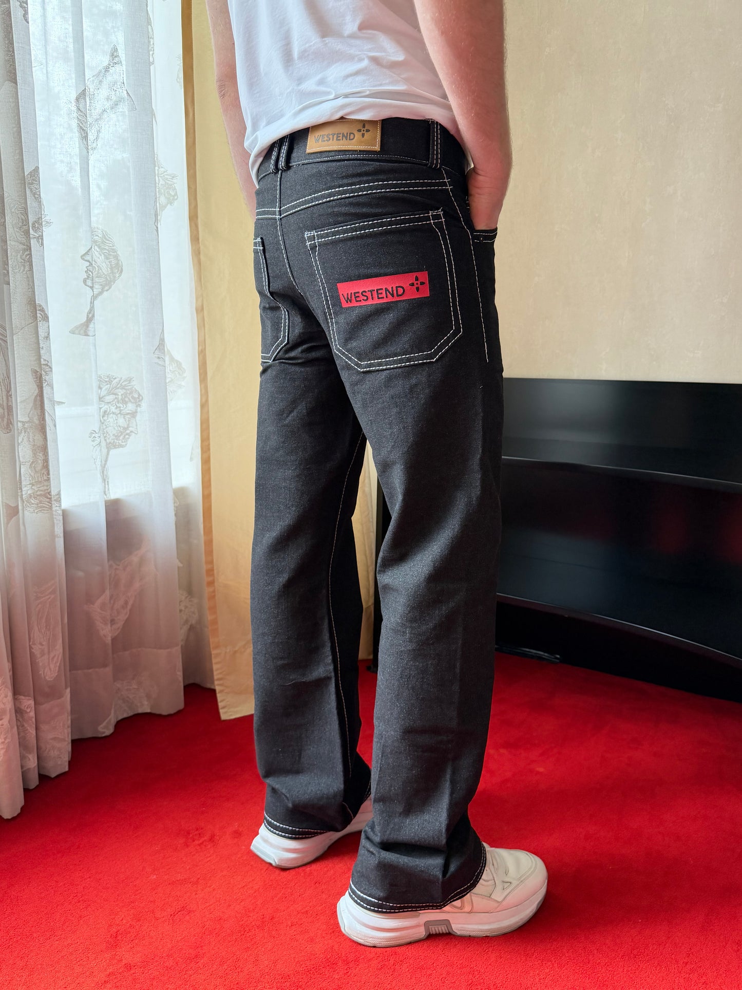 WHITE DOUBLE STITCHED BLACK DENIM
