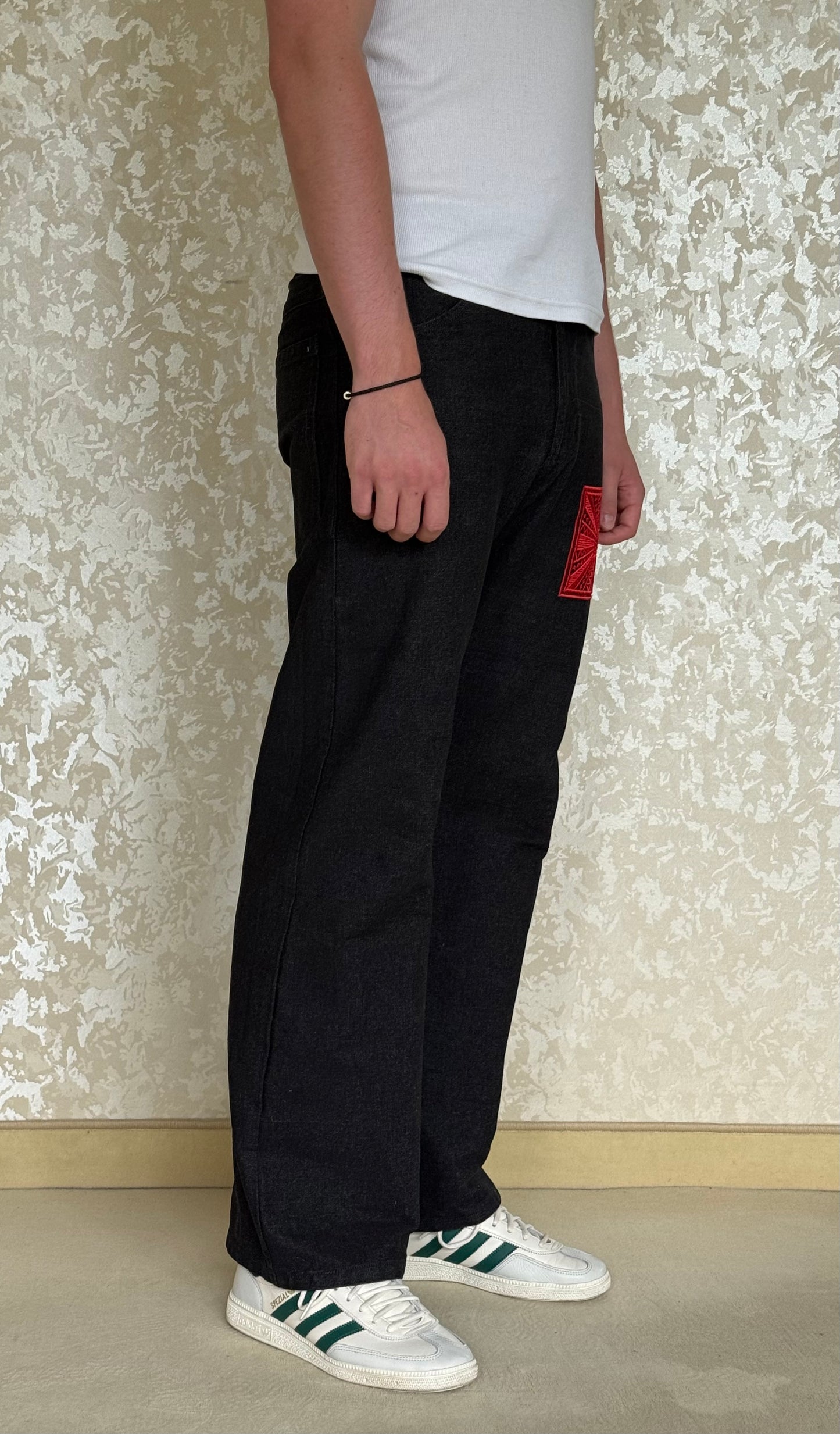 RED EMBROIDERED CUBE Jeans