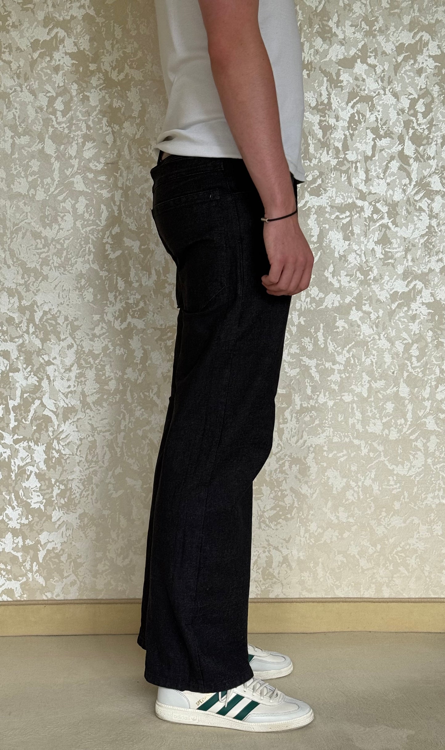 RED EMBROIDERED CUBE Jeans